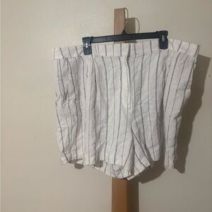 Taylor White Shorts with Vertical Stripes and adjustable waistband